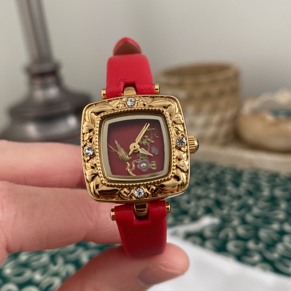Dainty red oriental style watch - Picture 3 of 3